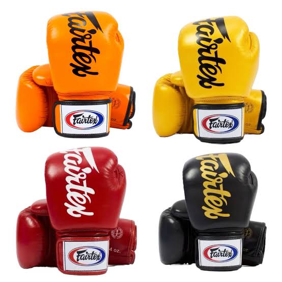 Fairtex Deluxe Eng anliegende Muay Thai Boxhandschuhe BGV19