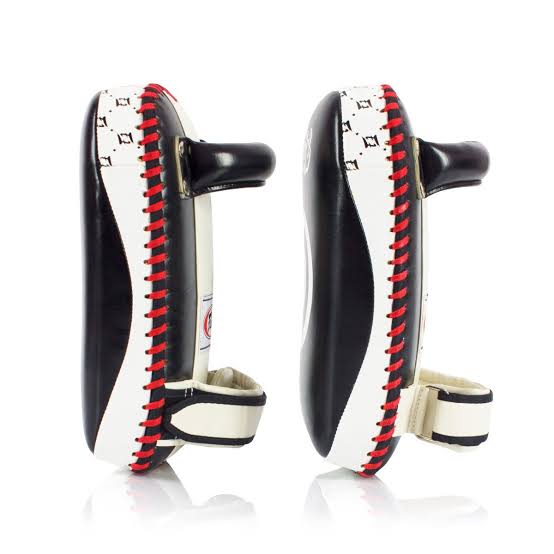 Fairtex Gebogene Kickpads Klein KPLC1