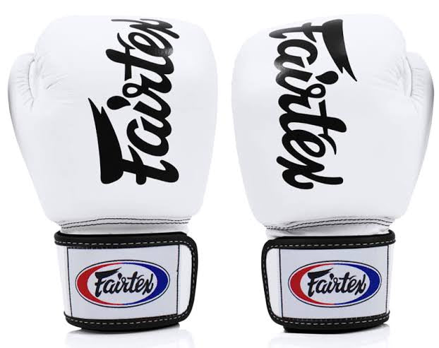 Fairtex Deluxe Eng anliegende Muay Thai Boxhandschuhe BGV19