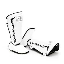 Fairtex สนับแข้ง SP7 สีดำ แผ่นรองแข้งแบบถอดออกได้